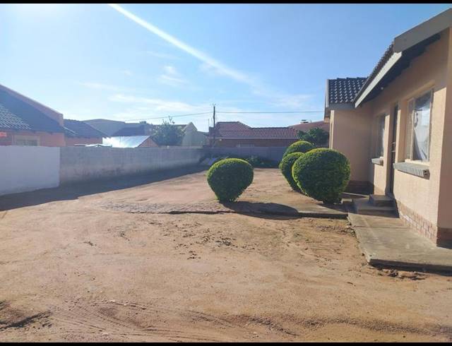 3 BEDROOM PROPERTY TO RENT IN FLORA PARK